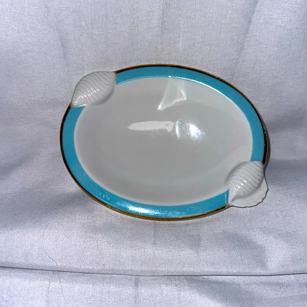 Vintage Ben Rickert Seashell Soap Dish